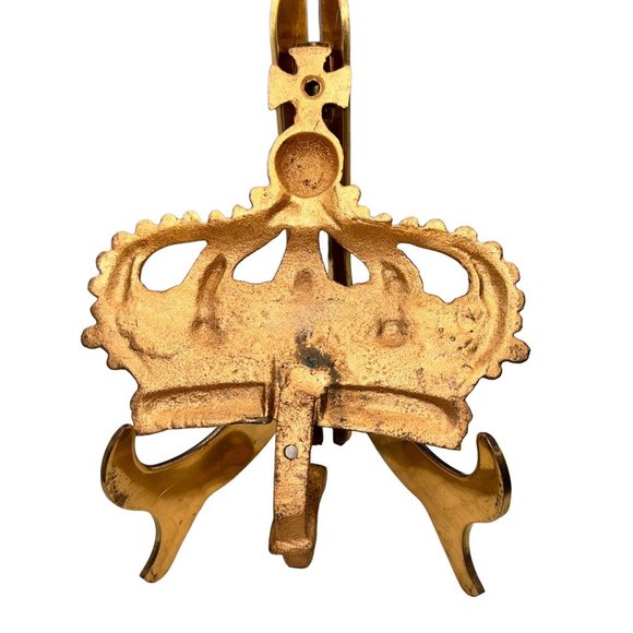 Golden Royalty Crown Hook - Picture 11 of 12